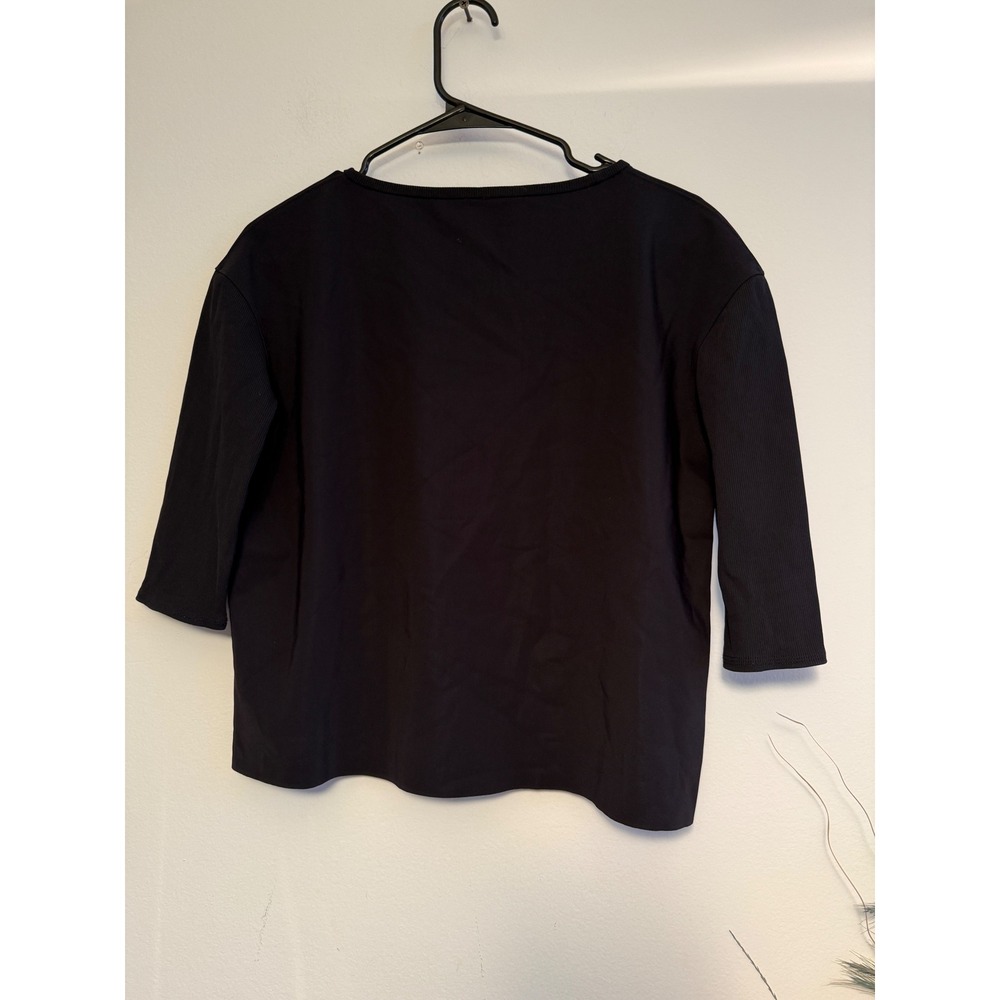 lululemon athletica Women's Long Sleeve Tee in Black - Picture 4 of 6